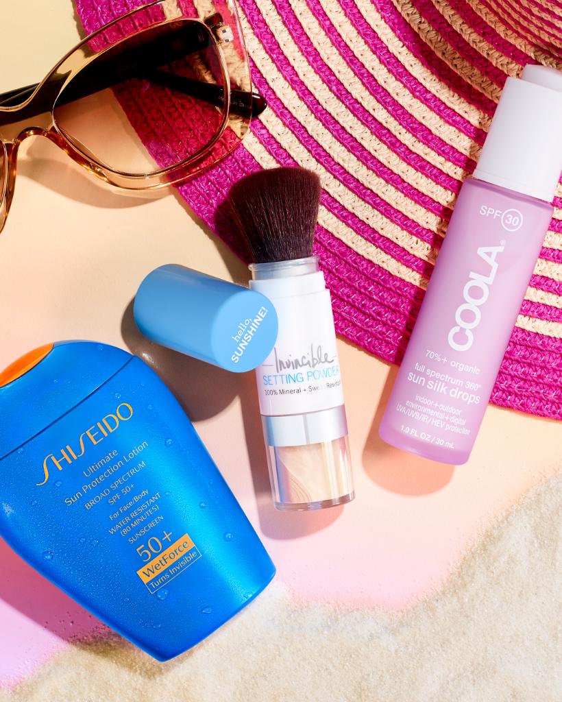 Sephora's tweet photo. Which SPF perk fits your warm-weather itinerary?☀️😎
Sweat and surf-proof 🏄♀️ ➡️ @ShiseidoUSA
Easy to reapply on the go 🛵 ➡️ @Supergoop
Drops onto skin or into foundation 💧 ➡️ @COOLA
https://t.co/IyNnb3WE41
#NationalSunscreenDay https://t.co/8c2d8oF1Vh