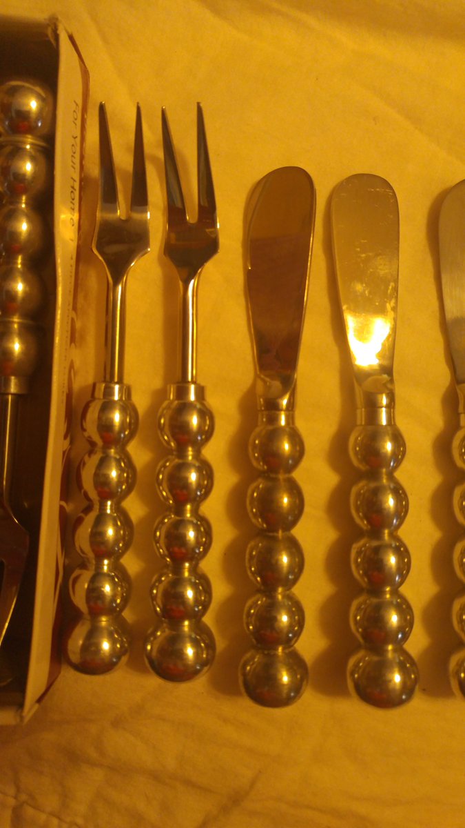 DivineFindsShop's tweet image. Planning a party? here ya go. #flowertray #tinyforks #candleholders #etsyshop #divinefindsshop