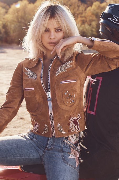 selenadailybr's tweet image. Novas fotos de Selena para Harper’s Bazaar 2018.