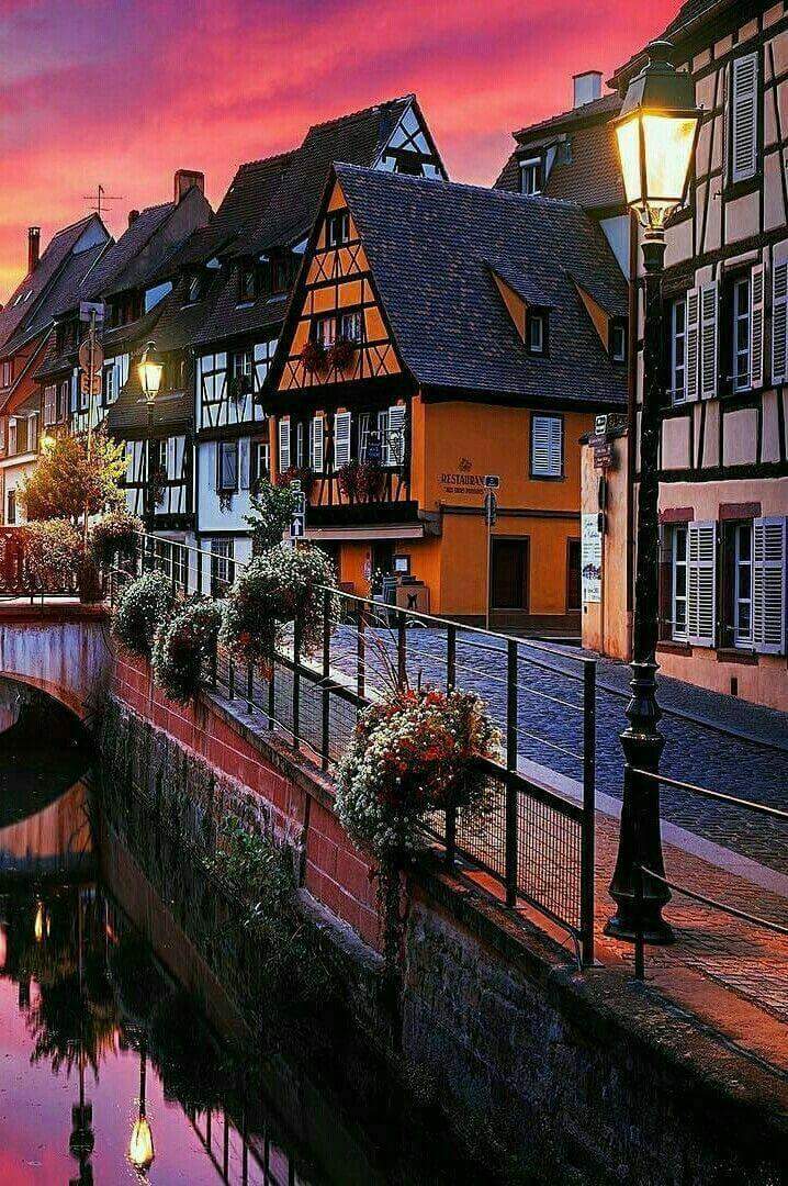 Indalecio75's tweet photo. "@Happine74837357: Colmar. France. https://t.co/s2j7aaFT4I"