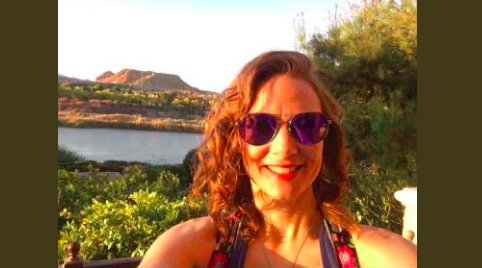 Katie__Rose__'s tweet photo. Punching the time clock?  
Soul dying inside?
B-cuz you KNOW there is ANOTHER WAY to live...
To...
#livefree
Experience more of life .
Travel more.
Increase your wealth.
Spend more quality time with loved ones.
Go on more adventures.
Learn new things.
---> https://t.co/T8AmKvT4ZE https://t.co/R55YZi7FQQ