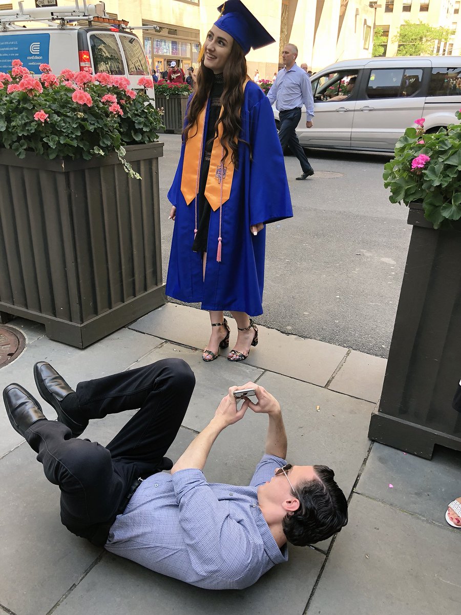 katelynzig's tweet photo. Get you a brother like this so your pics look like that https://t.co/mTLy3E6xiG