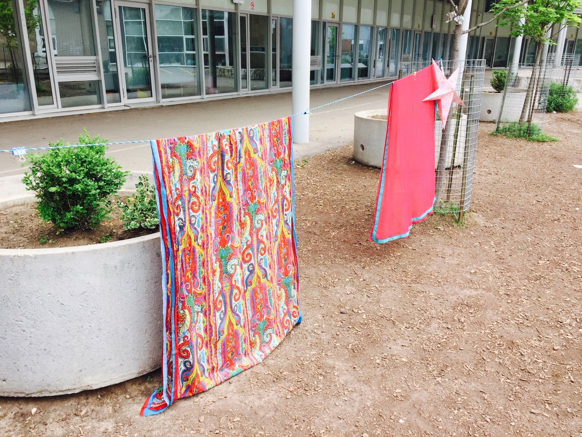 Loose parts in the outdoors; love the hanging baskets as storage! Fabric is a great material for reflecting the different cultures of our students #EYExpectMore2018