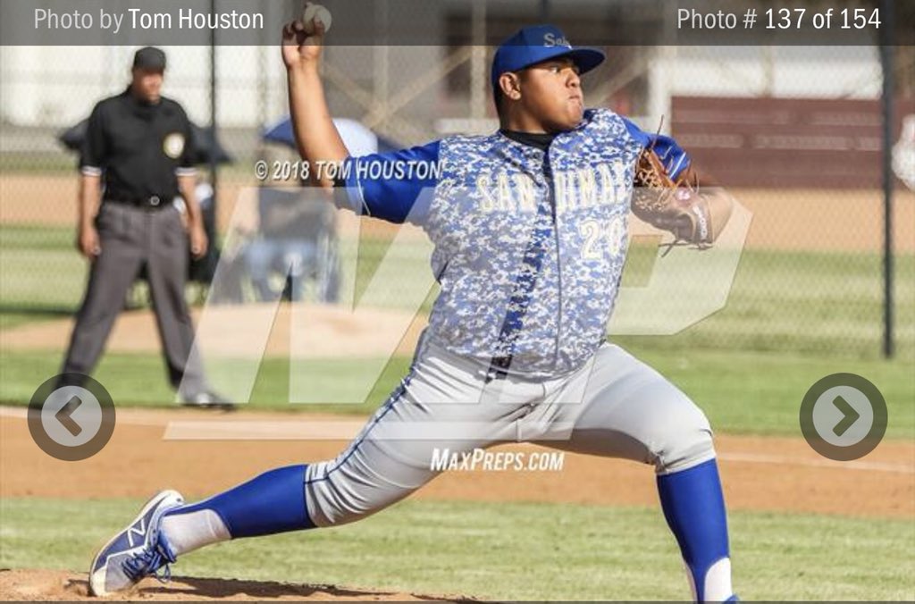 benny626torres's tweet image. sad realizing that my high school career is over #KsUp