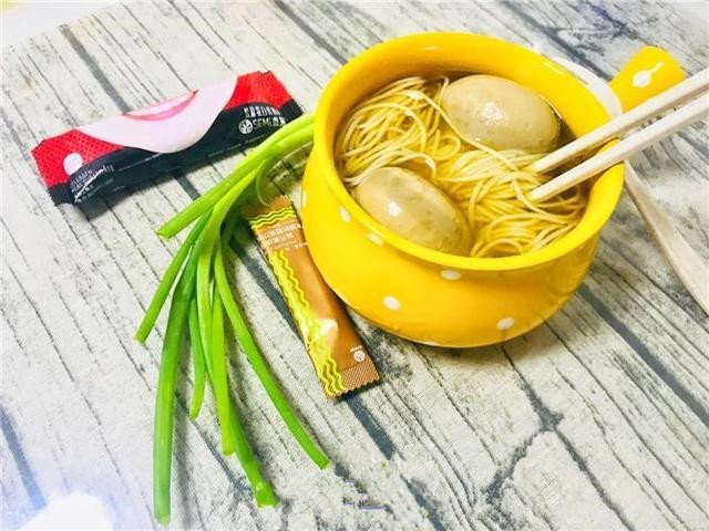 LoveinFeb14's tweet photo. Noodles and boiled eggs #chinesefood https://t.co/bDhss6WhPX
