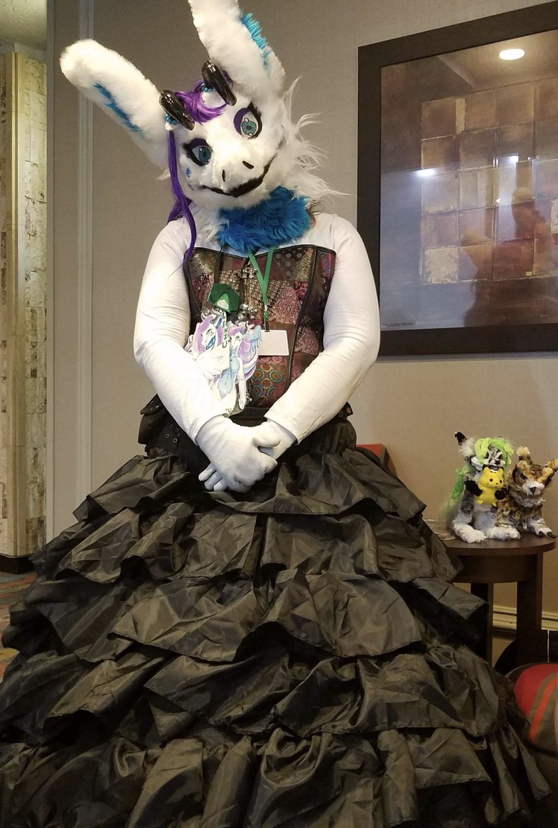 RequiemLylium's tweet photo. Myself :) #AnthrOhio #ANTHROHIO18 #furry #fursuit #anthro #dragon #dragoness #Leniu https://t.co/sot4FEW0Zb