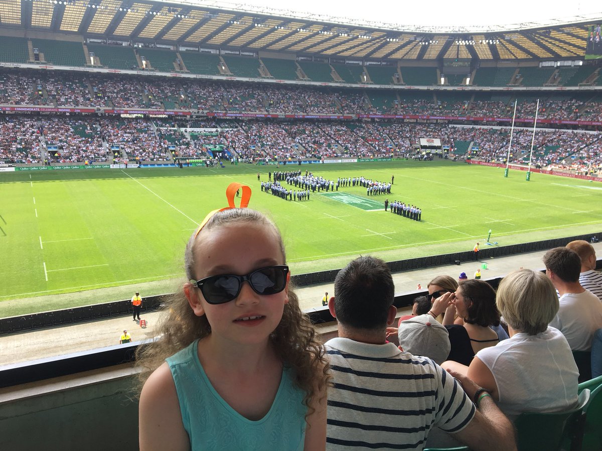 mikesmith1643's tweet photo. @Scotlandteam What an amazing picture of the Scots.  This was my daughters first live rugby match, what an experience. A great team performance and to see two of her favourite players (Greig &amp; Finn) score made it even more special. #Baabaas https://t.co/vpgokDRvii