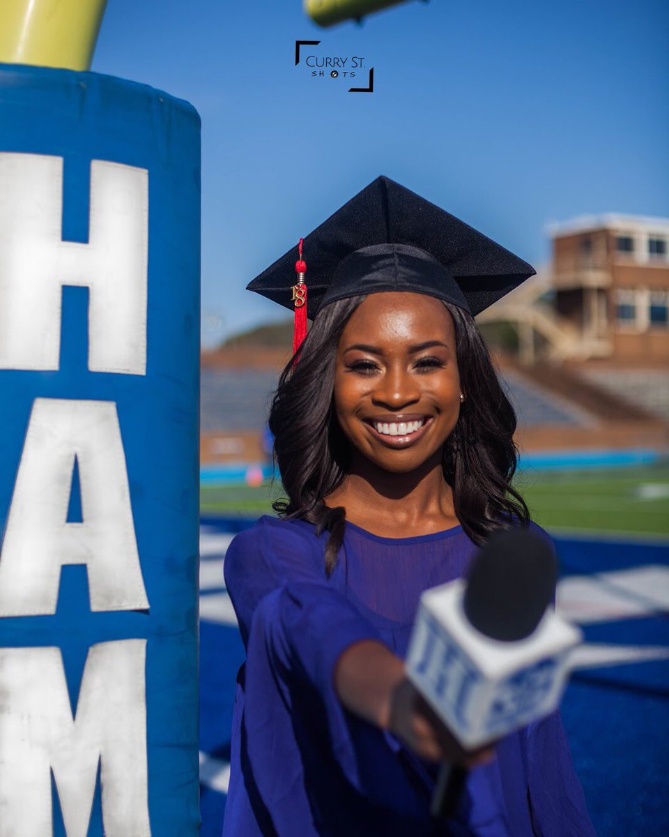 JaelinCollier's tweet photo. #BlackGradMagic https://t.co/DkxWSiYP0o