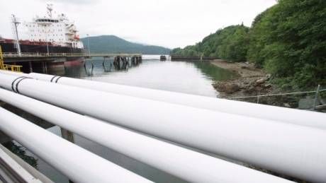 Crews cleaning up oil spill at Kinder Morgan station north of Kamloops, B.C. buff.ly/2xrUmkr