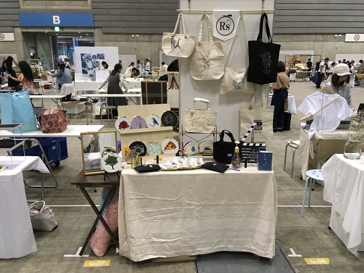 R_s0722's tweet photo. ヨコハマハンドメイドマルシェと丸の内ストリートマーケットお疲れ様でした🤩R‘sはイベント初出店でしたが、沢山のお客様とお会いすることが出来てとても楽しかったです😍またご購入してくださった方々は本当にありがとうございます😊これからも新しい商品を沢山出品しますので宜しくお願いします😍 https://t.co/2HdZY0X2VR