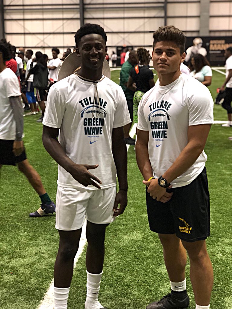 Jordan20Hartley's tweet photo. Good day at Tulane university with the bro @WalleyJaden ‼️ https://t.co/MQ50sjGyKC