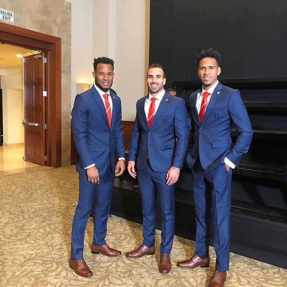 CarlosCaceda12's tweet photo. Cuanta elegancia... 😀⚽ #PreparadosParaTodo #VamosPerú #MuchaFacha @SeleccionPeru 🇵🇪️🙌 https://t.co/E3c4lqN0LZ