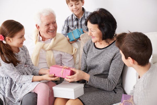 ItsMoeTown's tweet photo. Gadgets in 2018 That Make Excellent Gifts for Grandparents https://t.co/pyhkeCqPOC #SeniorCare #ElderCare #Elder #Seniors #SeniorLiving #Retire #Retirement #RetireAtHome https://t.co/lzK6B12hwp