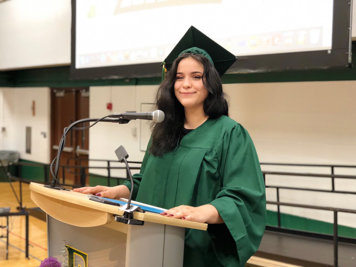 CavazosEGHS's tweet photo. Phenomenal graduation speech Katherine Wilkins!!  #214grad https://t.co/OKY9r42IbU
