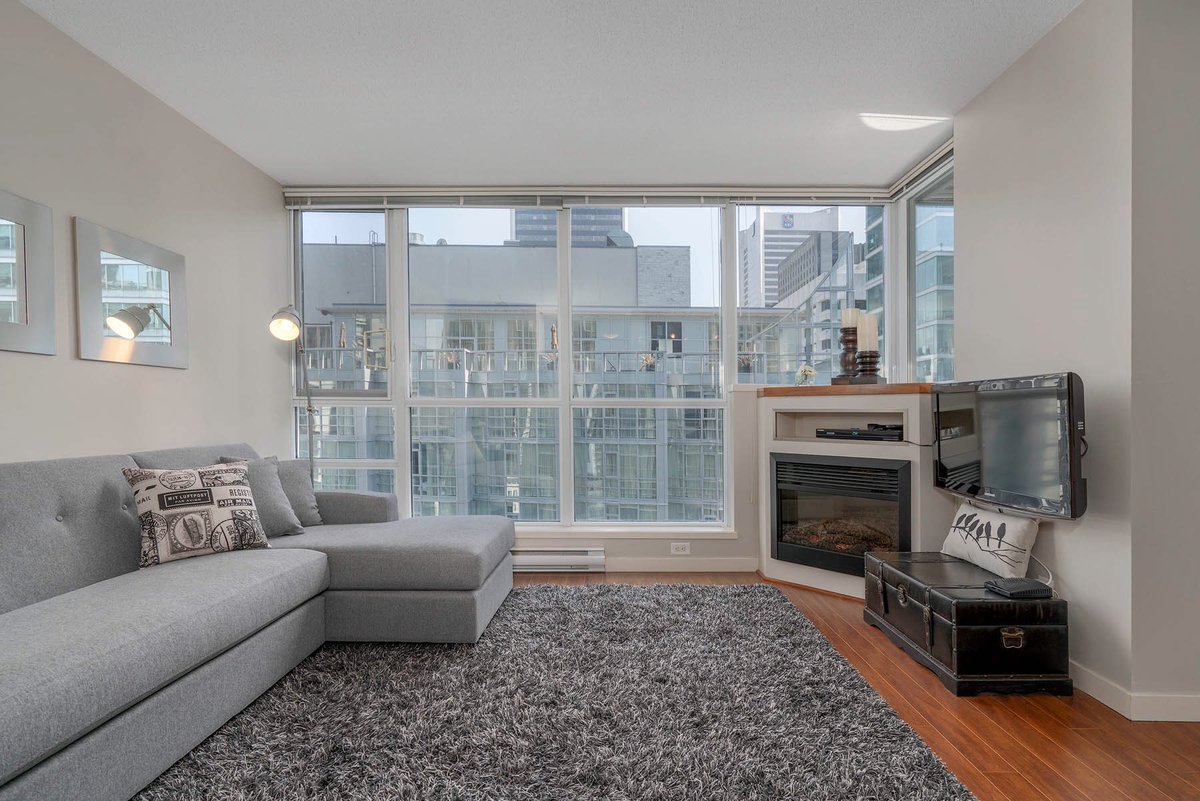 DaveHaboosheh's tweet photo. LUXURY TURN KEY HOME IN COAL HARBOUR!

Spacious 1-bedroom plus den with floor to ceiling windows. 

ROOF TOP SWIMMING POOL AND HOT TUB!

1804-1189 Melville St. 

Listed $898,000 https://t.co/sLTcH6Ctwh