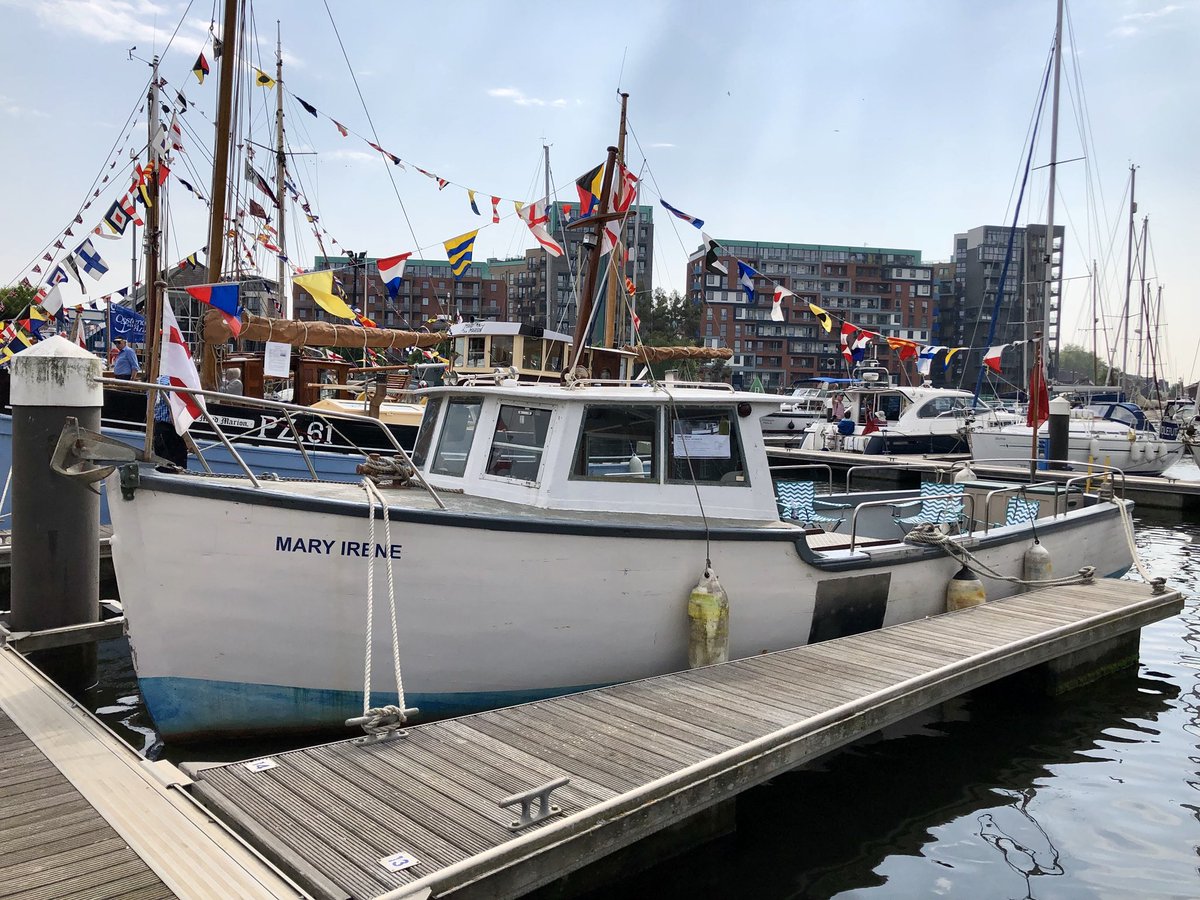 iPoof's tweet photo. #littleships #dunkirk #ipswich #ipswichdocks #heroes https://t.co/5AnSuqjlZA