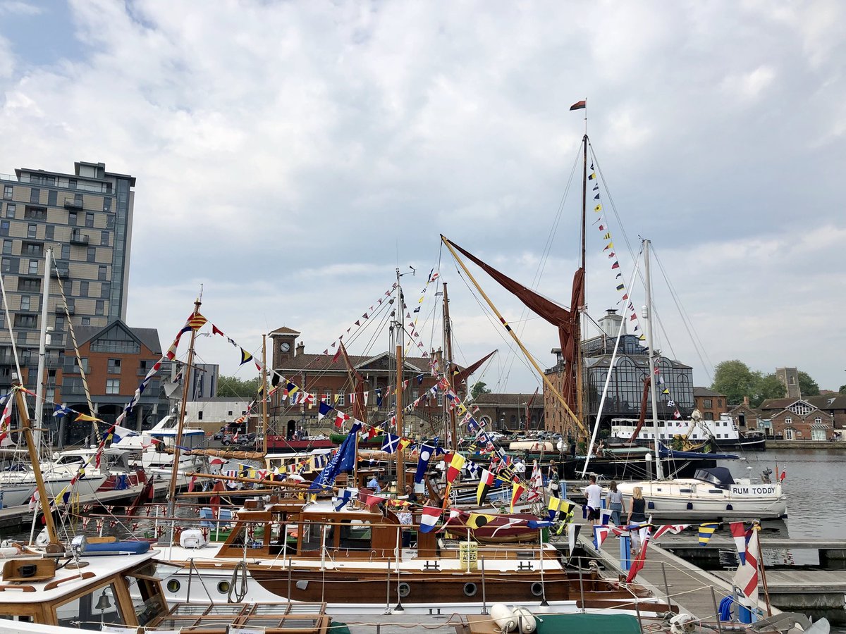 iPoof's tweet photo. #littleships #dunkirk #ipswich #ipswichdocks #heroes https://t.co/5AnSuqjlZA