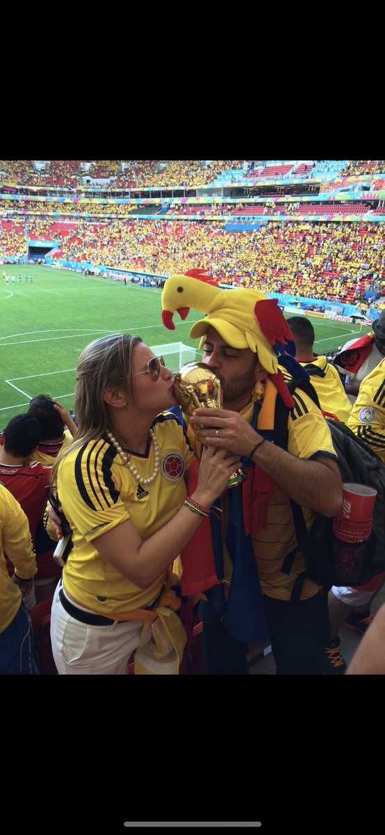 JenPardey's tweet photo. No existe un sentimiento igual a este, este es un #TB muy especial que espero se convierta en realidad!Ver el estadio teรฑido de ๐cantar el himno con ๐ข en los๐ por la emociรณn de ver a mi Selecciรณn ๐จ๐ด jugar en un mundial! Vamos ๐จ๐ด vamos por โ! #welivefootball #fanfocusgroup https://t.co/7BAFpr1CwK