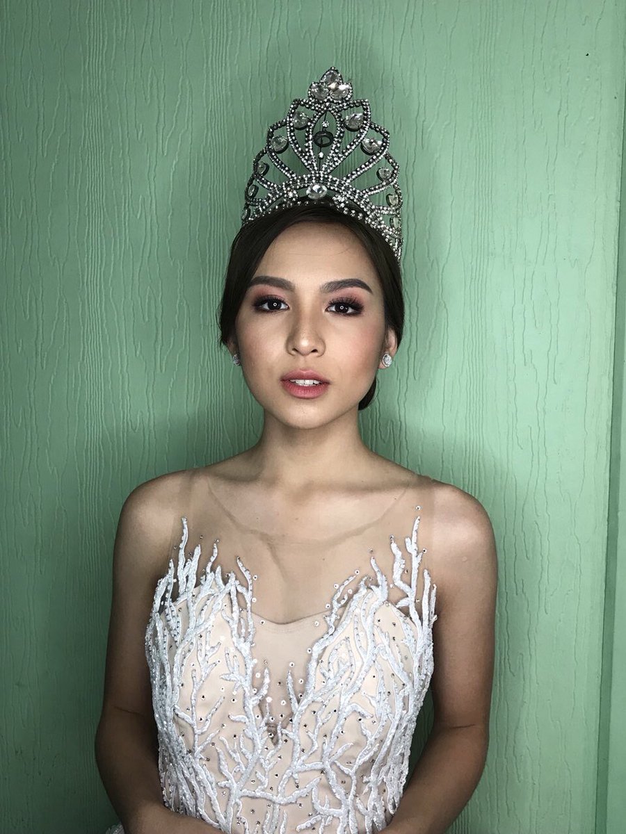 SahayaGMA7's tweet photo. #KambalKaribal star Kyline Alcantara is the Reyna Elena at last night’s Santacruzan at Brgy. San Gabriel, Macabebe in Pampanga! ❤️👸🏻 https://t.co/0PNZwPXaGe
