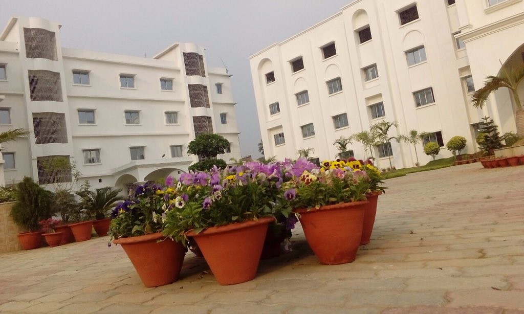 Chauhanpublic's tweet photo. Chauhan public school 
Affiliated to CBSE 
Upto +2 leve under the guidance of @sanjaychauhan58 Sanjay chauhan sir director and eminent author and teacher (Maths and Reasoning ) https://t.co/wP166svXKv