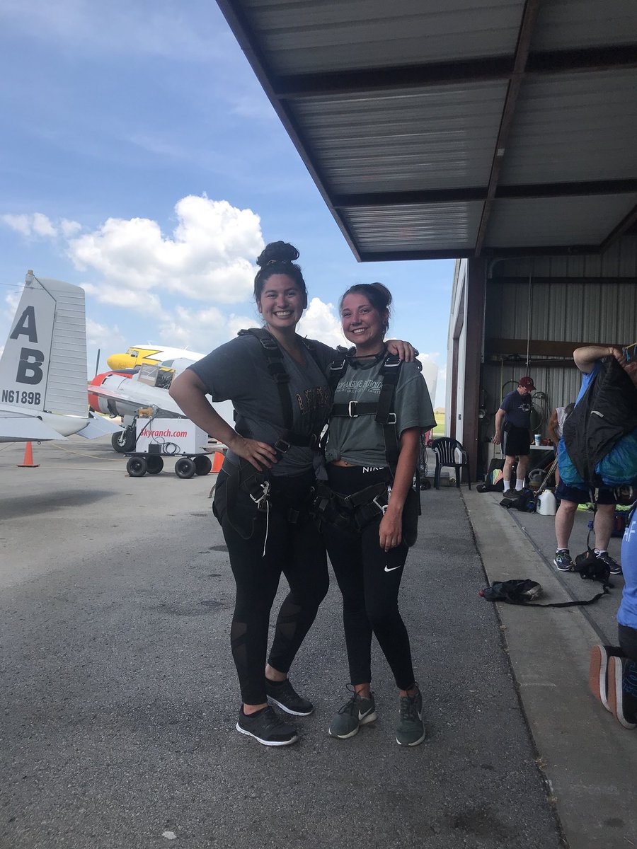 shellsbells93's tweet image. WE SURVIVED!! “This is the highest I’ve ever been, and the highest I’ll ever be!” #skydiving #superhigh #bestbirthdaygiftever