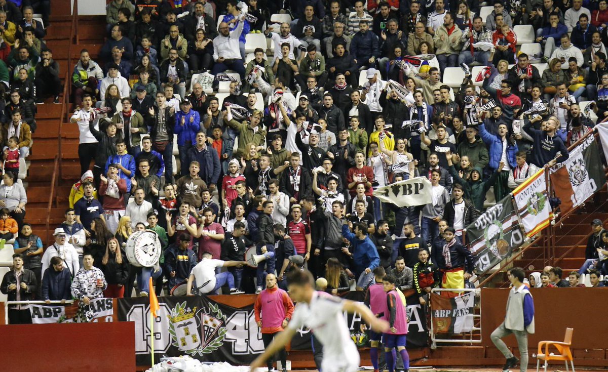 AlbaceteBPSAD's tweet photo. 📸 |Habéis estado, simplemente, 
ESPECTACULARES. ¡Gracias!

Todo trabajo, obtiene recompensa. Y el trabajo a lo largo de la temporada de este equipo y de esta afición, bien merece que se continúe viviendo esta Locura por el Alba en @LaLiga 

¡Lo conseguiremos! 

#AúpaAlba https://t.co/hoFSbCtScs