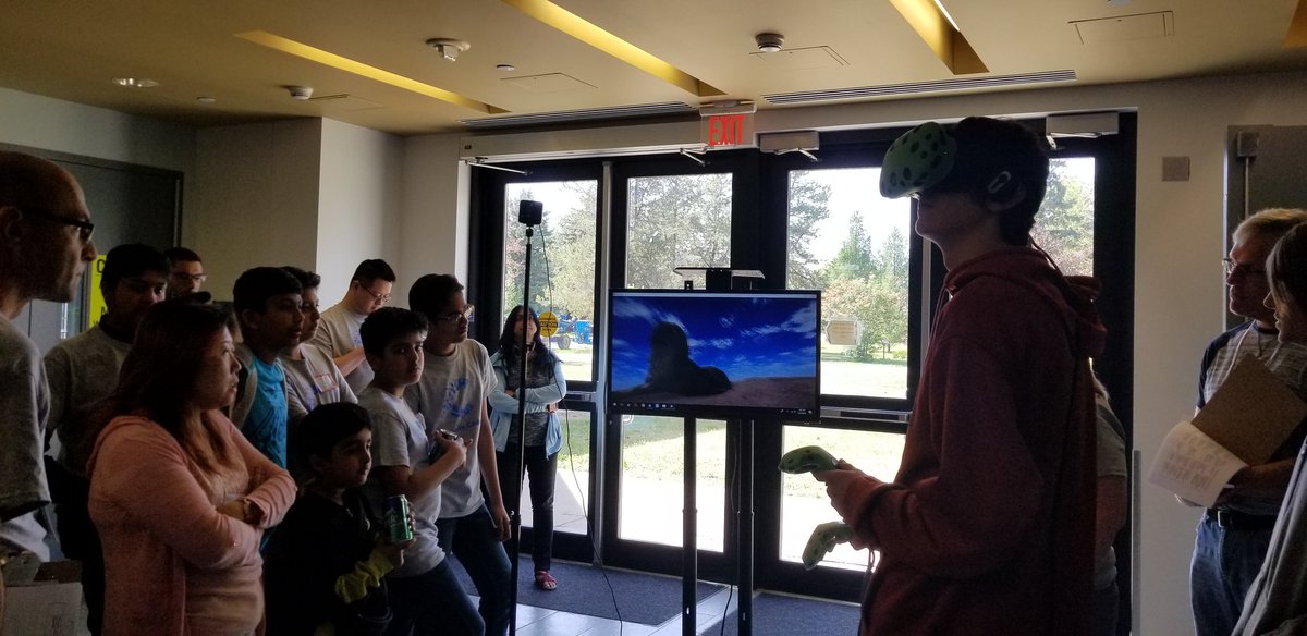 ycomputing's tweet photo. This is our eight group of hackers: Ethan, Nick, Sharar, Willem presenting their project about allowing people to experience sights in a virtual world.
#csforall
#communitycodeday
#youthcomputing
@FMPSD https://t.co/d8E3uciCN7