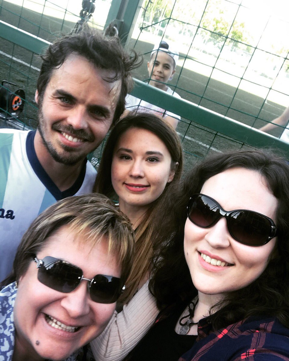 lesgenius's tweet photo. Gracias por la buena onda @rojasbenjamin ☺️ https://t.co/KOGkhCem6j