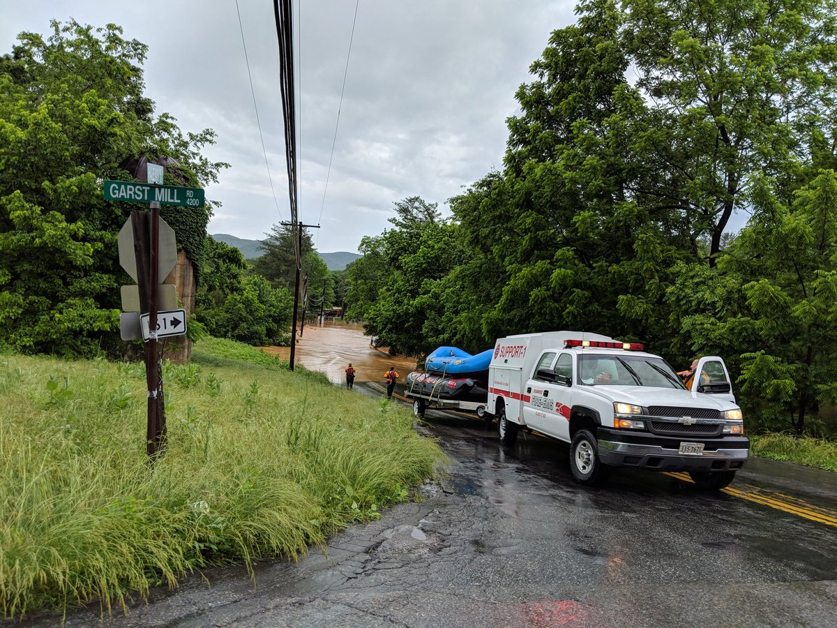 The Garst Mill area is seeing a lot of water coming from Cave Spring. Swift water rescue is checking it out. #flooding <a href="/RoanokeFireEMS/">Roanoke Fire-EMS</a>
