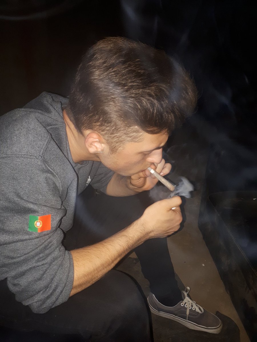 slimgenius69's tweet photo. We've been all night high as fuck https://t.co/ThPAbGJsN8
