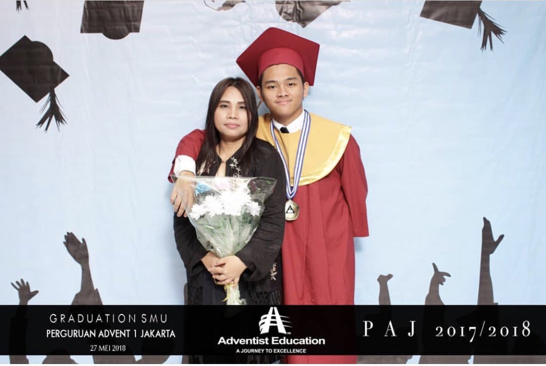 Comate_INA1's tweet photo. Happy graduation, Ald!💓 https://t.co/XQgbuJkOoW