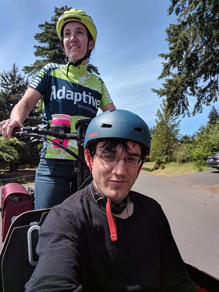 genepedia's tweet photo. Brother just had surgery on his toe but didn't want to drive his car to lunch with us. #bikeeverywhere @WAbikes @bikeherecom #packster80 https://t.co/92N9pXMQEd