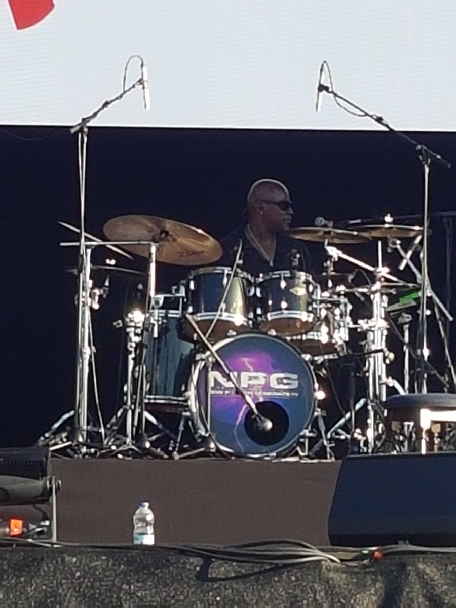 leeanne_broyd's tweet photo. @Original_NPG saw you guys at common people southampton and you absolutely smashed it!! Thank you for honouring prince!! Love you guys x https://t.co/vT6ODk724q