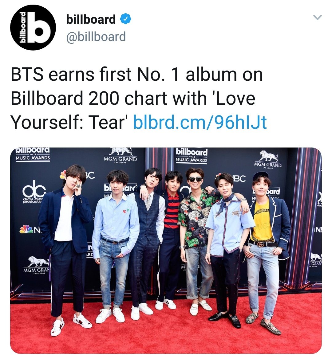BangtanSeaDayak's tweet photo. I hope she deactivate for good cos reality hits her so hard.

#LYTear1onBB200 @BTS_twt https://t.co/JCrEoe5GKf