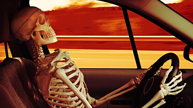 LozzieStardust's tweet photo. Actual footage of anyone trying to leave #Slamdunk car park @SlamDunkMusic #slamdunk2018 #slamdunksouth 

Been a good hour now...for 8ft!!! https://t.co/1lp74CFrbC