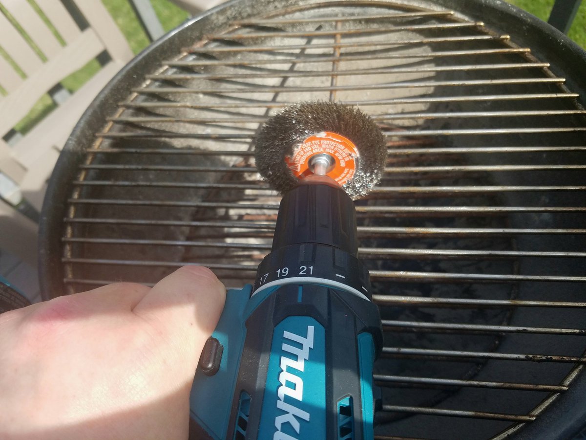 meandean77's tweet photo. When you gotta grill but lost your brush last season... #powertools #hardwarelife #grillin https://t.co/Xy4HHLnAQ4