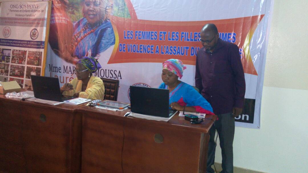 OFevvf's tweet photo. La toute première Maison Digitale au Niger avec le financement de la @FondationOrange a l'ONG SOS #FEVVF pour un future numérique des #FFVV (#Femmes et #Filles Victimes de Violence) https://t.co/G7BMpAC5JB