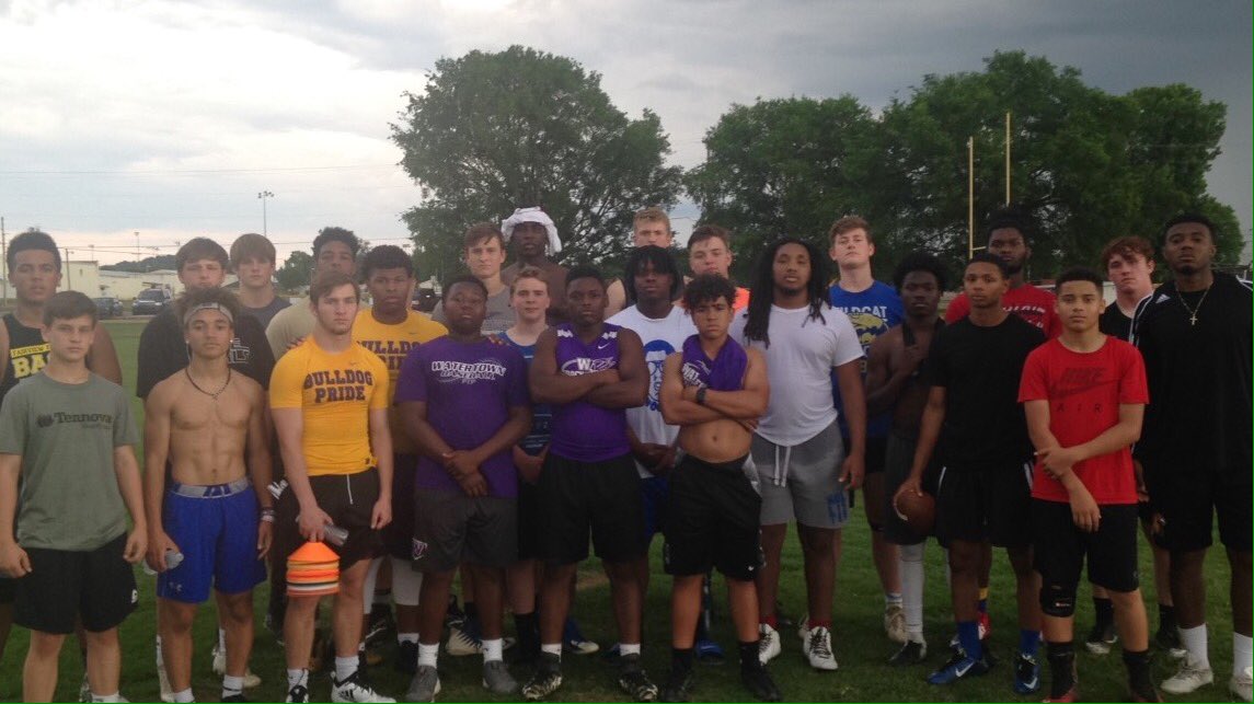OnTopAthletics's tweet photo. Great day to get better #TheOTAWay @thompsmd23 @CoachJennings42 @CoachBurum74 @CoachSpringtym @MISTA_10 @d1highlights https://t.co/vo4oWZ2Fqx