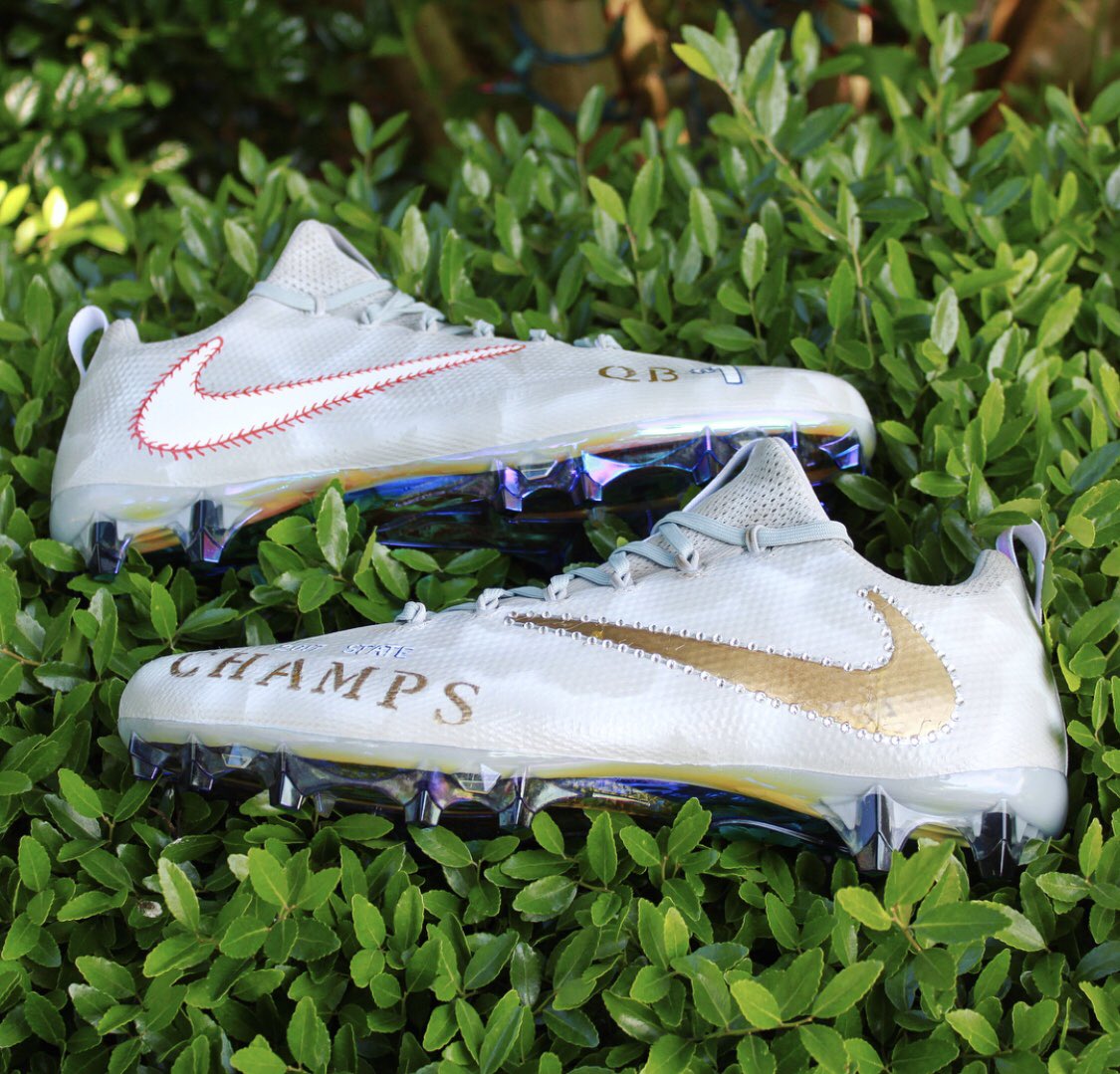 savage_kustoms's tweet photo. When you win a state championship, you make sure to plate your cleats with diamonds💎💍 @wiley_8 https://t.co/vKN19UYEUb