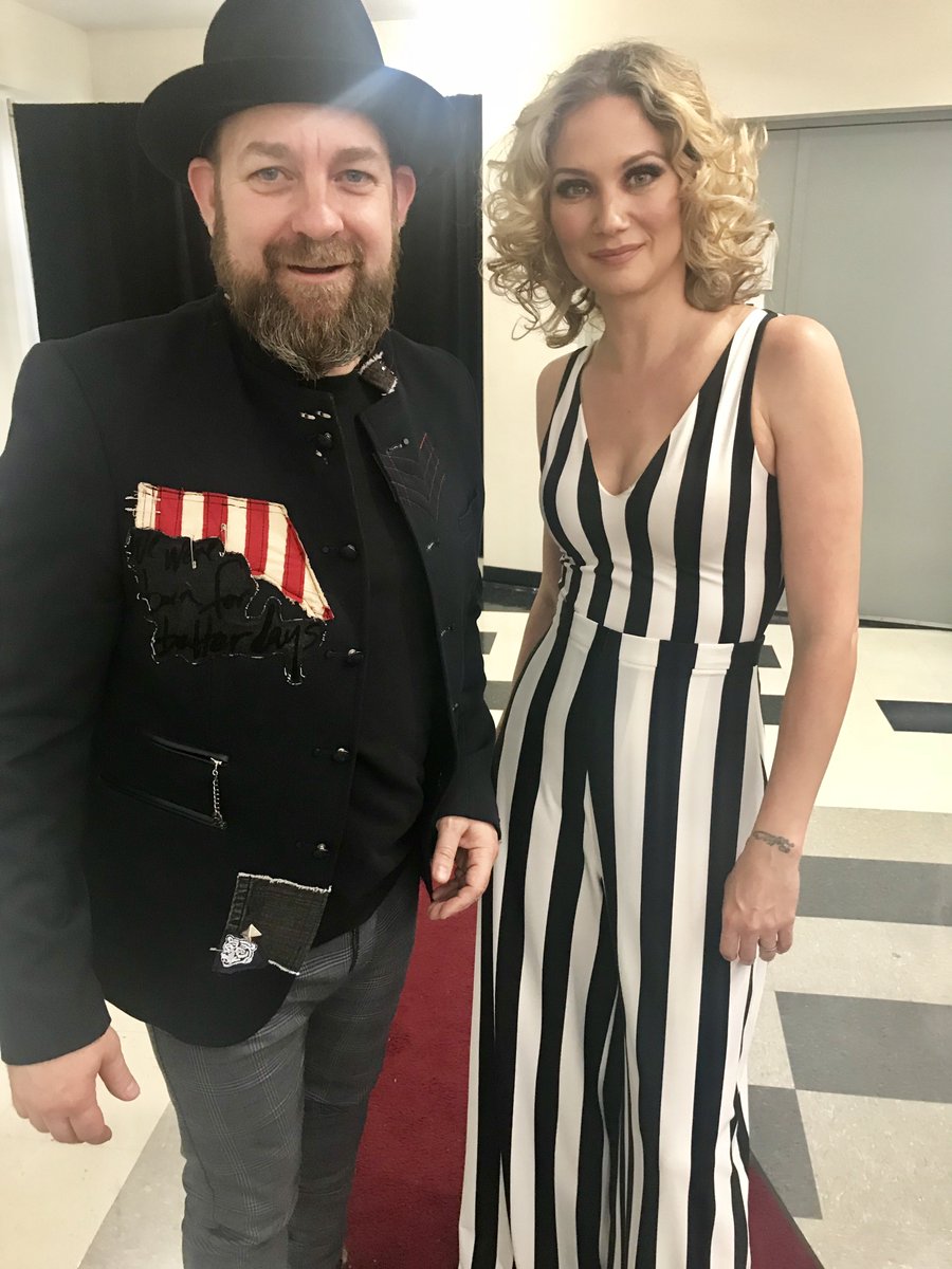 Coming up next on the Country 500 Stage: Sugarland!
#Country500
<a href="/Sugarlandmusic/">Sugarland</a> 
@DISupdates