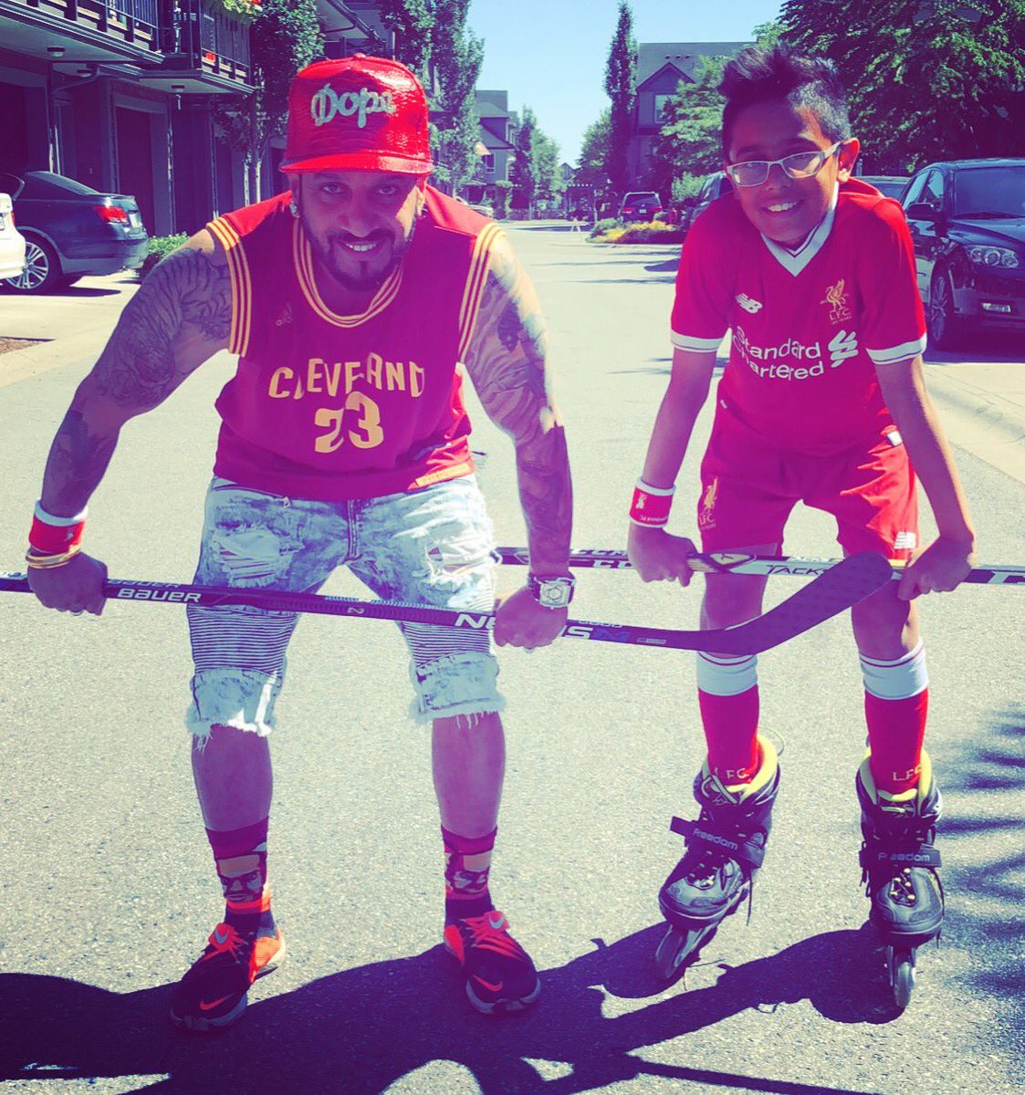 jazzyb's tweet image. Nathing beats road hockey with #liljb reminds me when I was his age🤗 love sports #hockey #kabudi #football #basketball just love it❤️ @MoSalah @WayneGretzky @KingJames #fiddusahb @neymarjr
