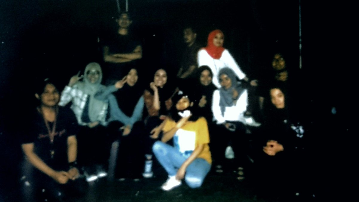 xFALLENxZOMBIEx's tweet image. Iftar With JB Poet Society 
@ Educity, Lake 26//5//18 

Thank you all for opening your doors and always letting us join in💞

#JBPoetSociety #Educity 
#DePressArt // #Polaroid