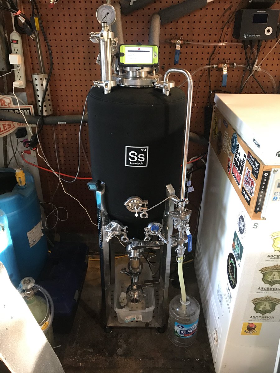 BrewCloud's tweet photo. RT @gamndood: Batch 235 is in the books!... and in the fermenter!... #AmericanWheat #WLP001 #HomeBrew #HomeBrewing @Baronbrew @ScroogeHomebrew @ssbrewtech @whitelabs @juddchuck @lhtetrick @MisterTHistory @Karithna https://t.co/bIH9I1qvKd