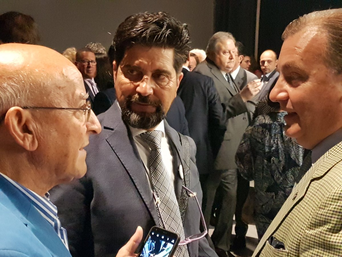 MbaroneCAQ's tweet photo. Je participe à la Fête Nationale de La République Italienne au Centre Bell de Laval. Ma communauté natale, mes racines. 
Le Québec c'est ça. Pluri-culturel.
 Plusieurs personnages italiens importants sont présents. Belles rencontres. #CAQ2018 #polqc #assnat https://t.co/1szCj29Y5m