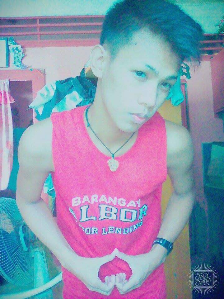 ArmentonDavid's tweet photo. @PINOYBAE Dapat kasali ako jan 😂😂 https://t.co/TTZTIZNjcd