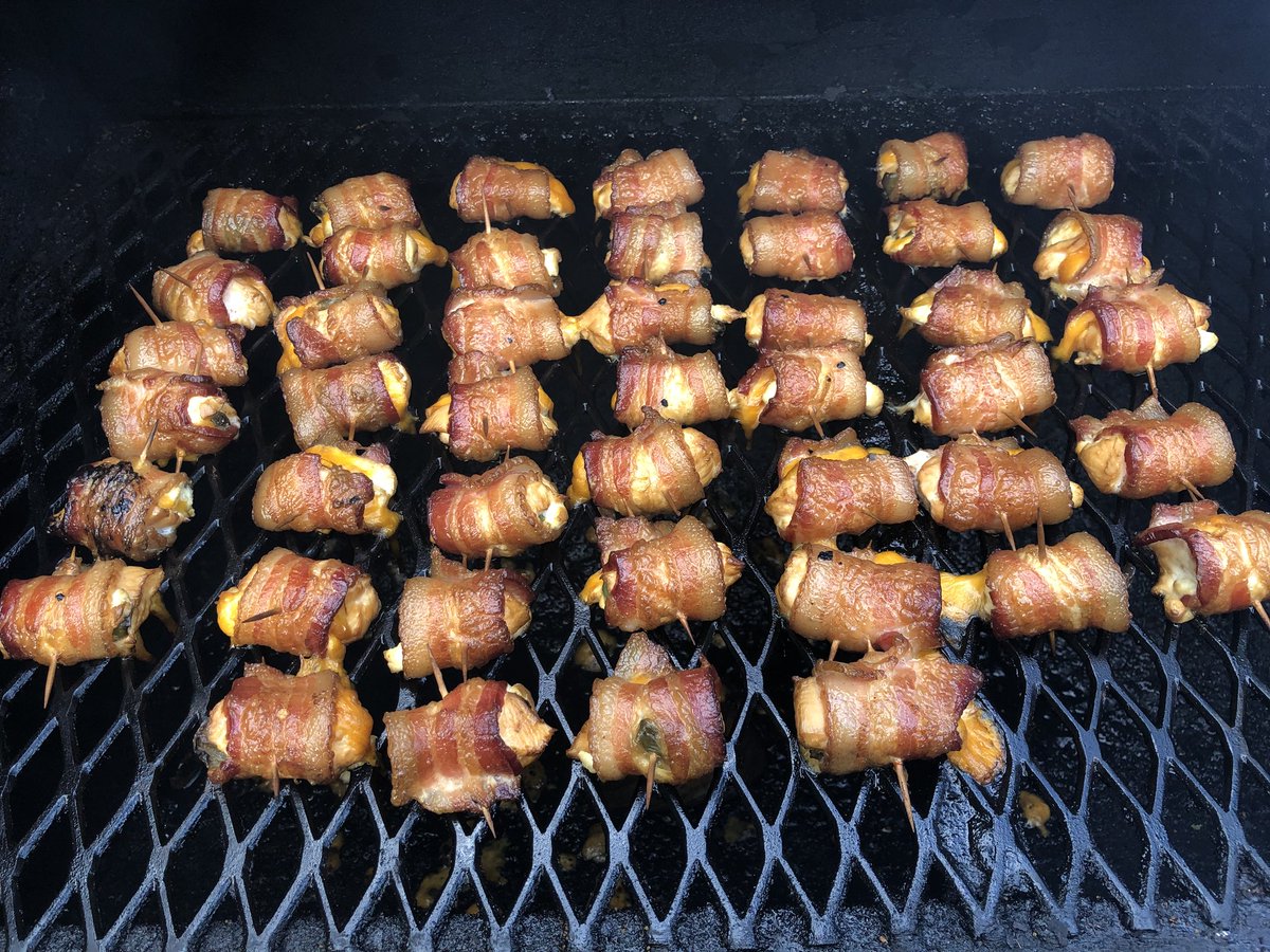 johnpgovea's tweet photo. Cubed chicken, sharp cheddar squares, sliced jalapeño, Philadelphia cream cheese, rolled and wrapped in bacon #ChickenBombs @MeatChurch you have to try this appetizer https://t.co/oLG1ZOlKgo