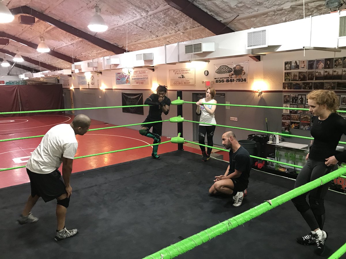 LucasTwitch318's tweet image. Honored to have both @RickyReyes01 AND @RoryGulak in tonight for #OpenRing at The Monster Factory.