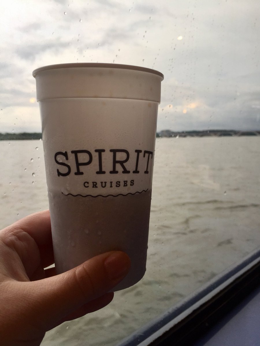 dmsdctrip's tweet photo. Enjoying our evening on @SpiritCruisesDC #dmsdc2018 #dinnercruise #MemorialDay2018 https://t.co/0Rowx2ruA3
