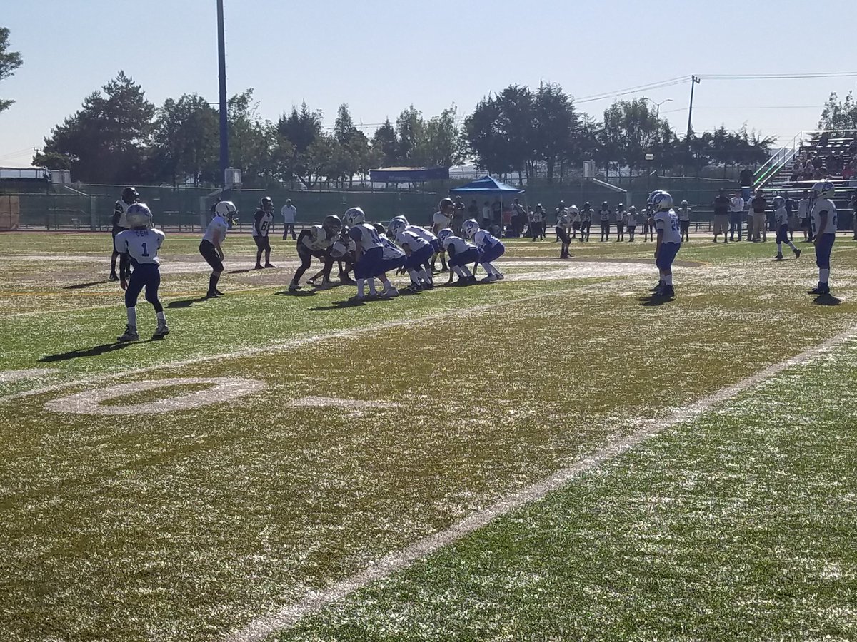 coach_codd's tweet photo. Day 4 in Mexico City:

Great day watching the youth football teams play their games, and thankful for the opportunity to talk about our Quarterbacks and share our mission at @AfcamMexico! God provides many opportunities through this sport, and I'm thankful for every one! https://t.co/2Mq1q4DvWp