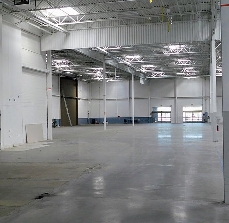 uscout_com's tweet image. Looking for a large space to film your next movie or host an epic event? Look no further than this exclusive Uscout listing in the desert. The former Sam’s Club location is 135,000 sq feet with 630 parking stalls. Email info@uscout.com for more info. #Uscout #filmlocations #film